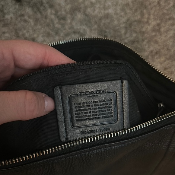 Vintage Coach Black Leather Shoulder Bag - Picture 4 of 10